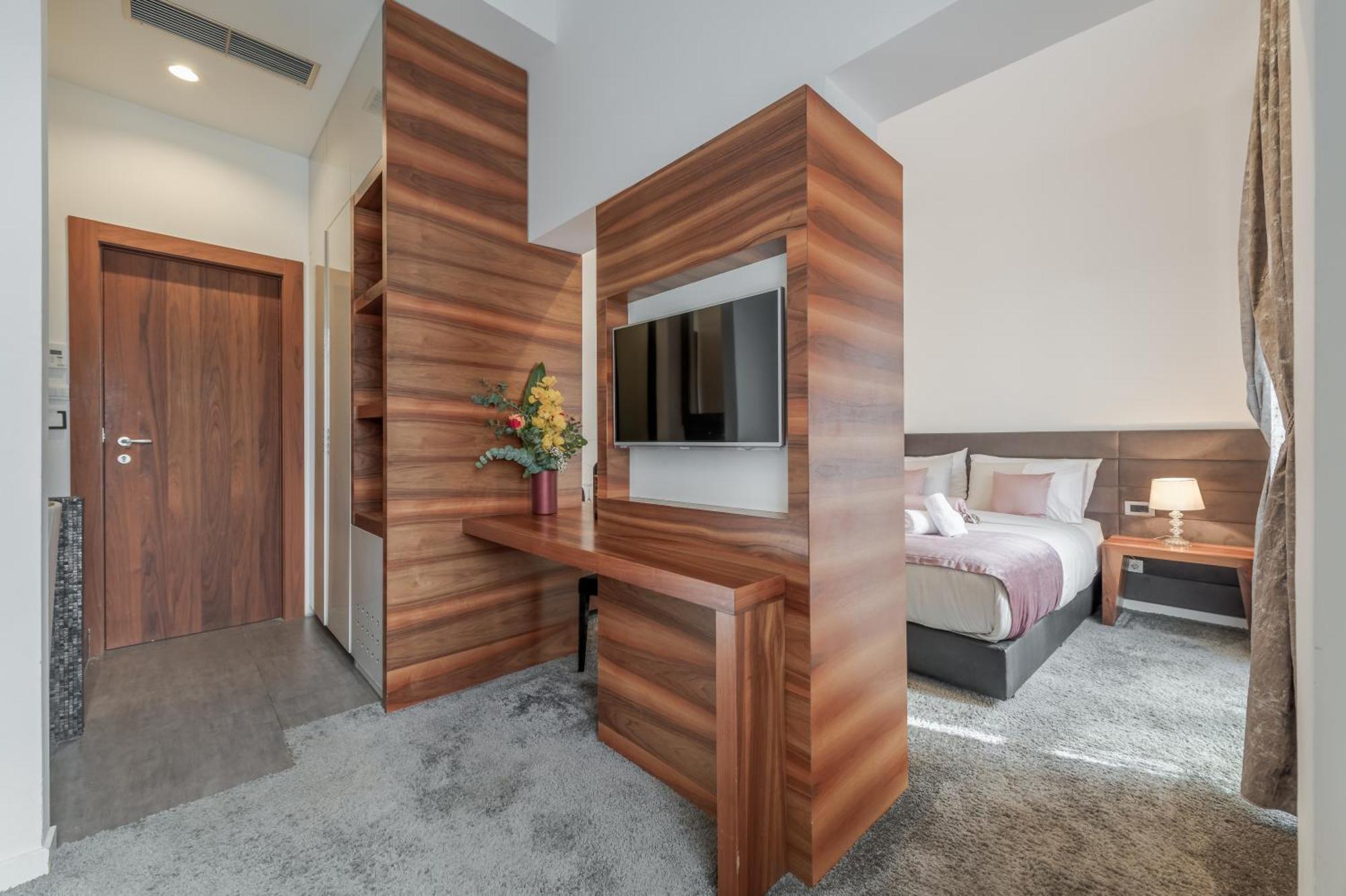 Starlight Luxury Suites Split Extérieur photo