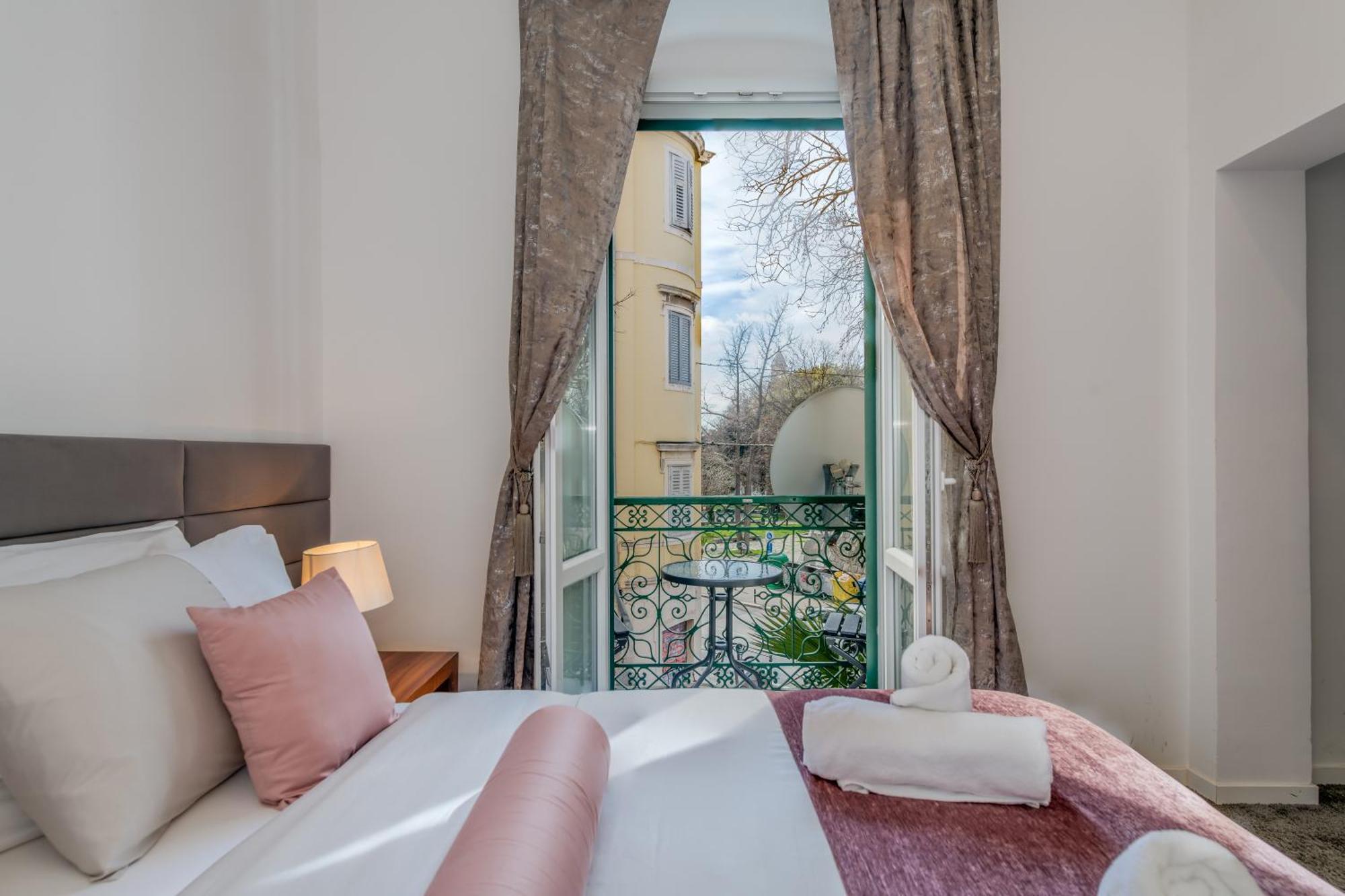 Starlight Luxury Suites Split Extérieur photo