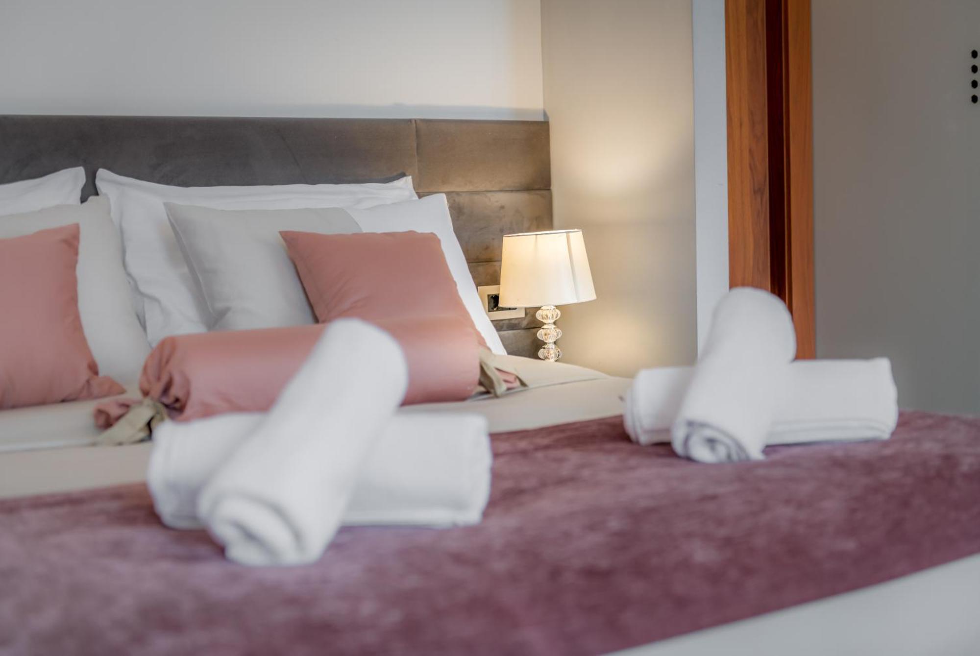 Starlight Luxury Suites Split Extérieur photo