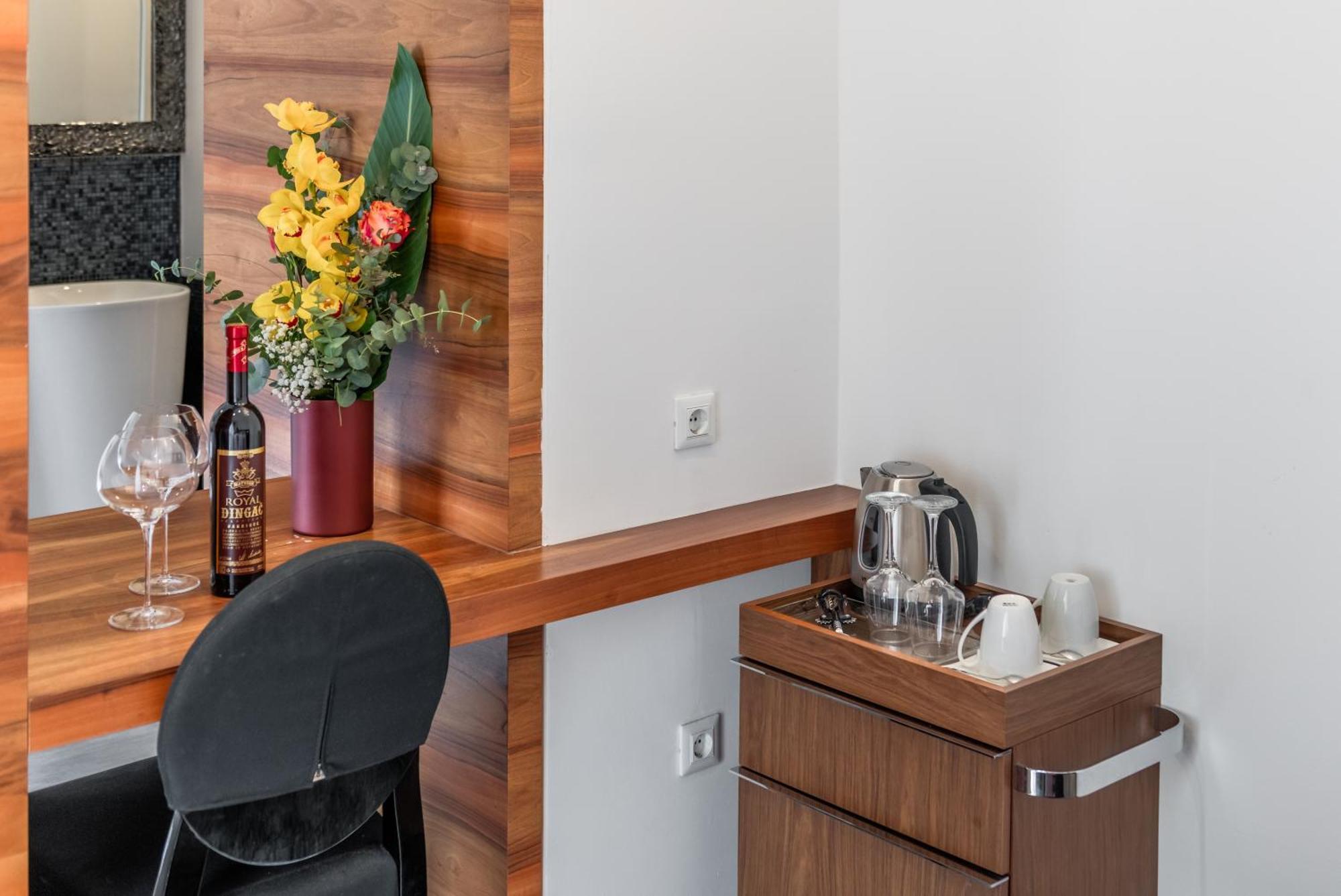 Starlight Luxury Suites Split Extérieur photo